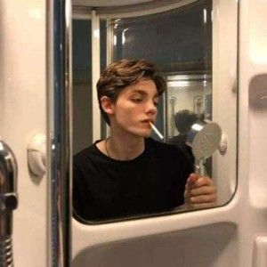 Meet your Posher, Michele